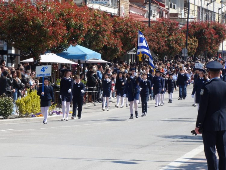 Με μεγαλοπρέπεια η παρέλαση σήμερα μετά από 2 χρόνια-Φωτογραφικά στιγμιότυπα