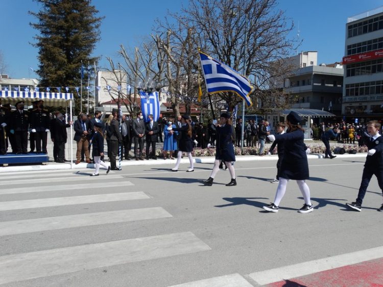 Με μεγαλοπρέπεια η παρέλαση σήμερα μετά από 2 χρόνια-Φωτογραφικά στιγμιότυπα