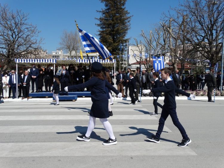 Με μεγαλοπρέπεια η παρέλαση σήμερα μετά από 2 χρόνια-Φωτογραφικά στιγμιότυπα