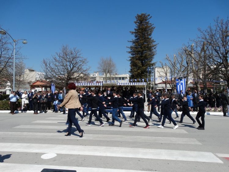 Με μεγαλοπρέπεια η παρέλαση σήμερα μετά από 2 χρόνια-Φωτογραφικά στιγμιότυπα