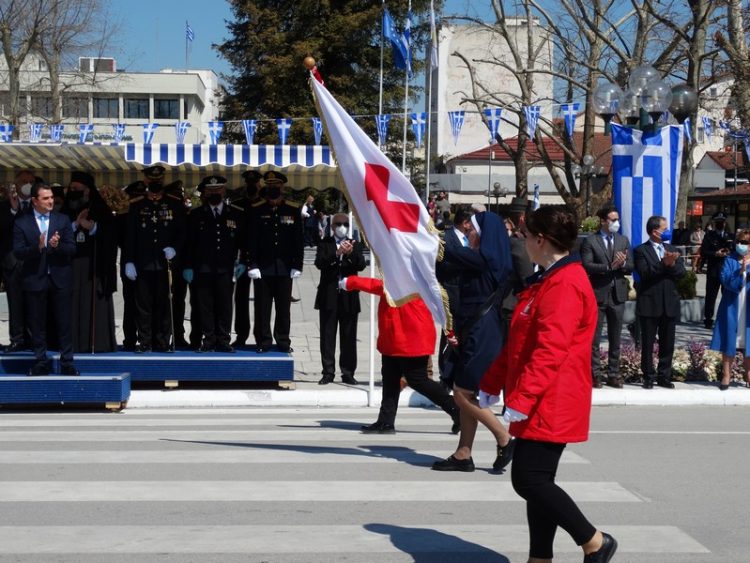 Με μεγαλοπρέπεια η παρέλαση σήμερα μετά από 2 χρόνια-Φωτογραφικά στιγμιότυπα