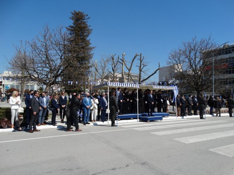 Με μεγαλοπρέπεια η παρέλαση σήμερα μετά από 2 χρόνια-Φωτογραφικά στιγμιότυπα