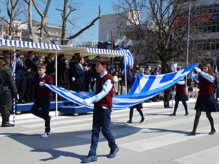 Με μεγαλοπρέπεια η παρέλαση σήμερα μετά από 2 χρόνια-Φωτογραφικά στιγμιότυπα