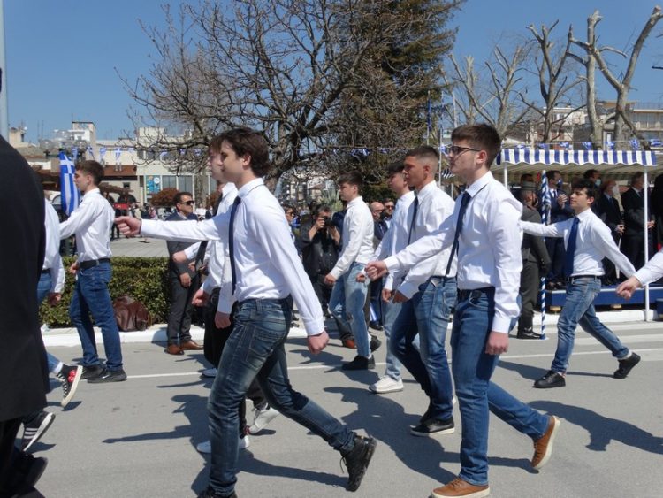 Με μεγαλοπρέπεια η παρέλαση σήμερα μετά από 2 χρόνια-Φωτογραφικά στιγμιότυπα