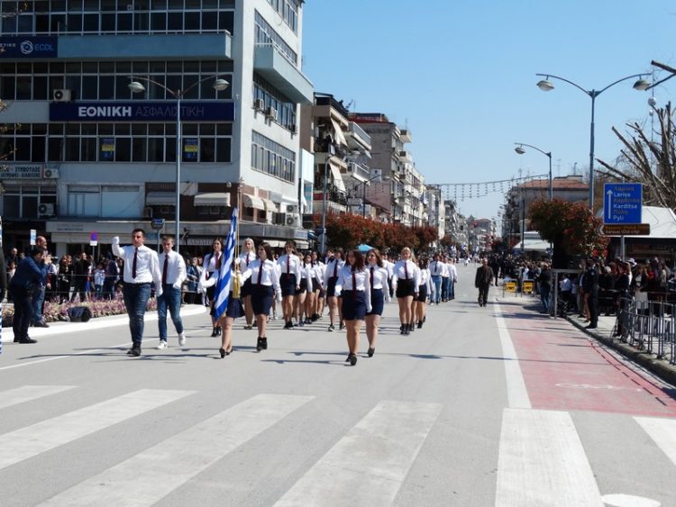 Με μεγαλοπρέπεια η παρέλαση σήμερα μετά από 2 χρόνια-Φωτογραφικά στιγμιότυπα