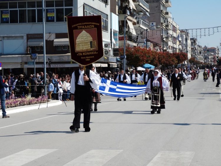 Με μεγαλοπρέπεια η παρέλαση σήμερα μετά από 2 χρόνια-Φωτογραφικά στιγμιότυπα