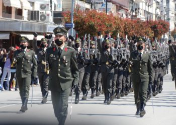 Με μεγαλοπρέπεια η παρέλαση σήμερα μετά από 2 χρόνια-Φωτογραφικά στιγμιότυπα