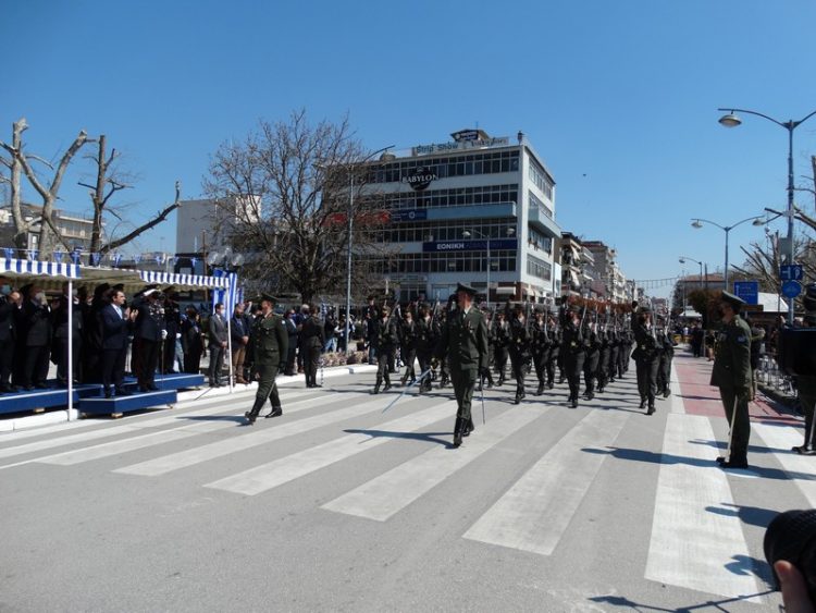 Με μεγαλοπρέπεια η παρέλαση σήμερα μετά από 2 χρόνια-Φωτογραφικά στιγμιότυπα
