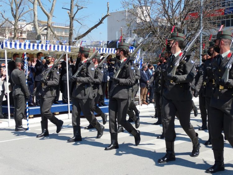 Με μεγαλοπρέπεια η παρέλαση σήμερα μετά από 2 χρόνια-Φωτογραφικά στιγμιότυπα