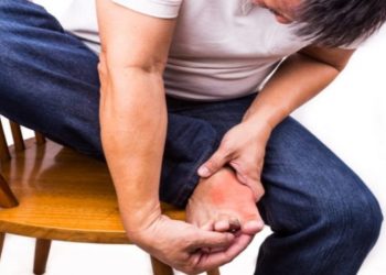 Πιθανό πρώιμο σημάδι Πάρκινσον αν προσέξετε αυτό στο μεγάλο δάχτυλο του ποδιού