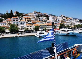 Η Σκιάθος «ταξιδεύει» στο μετρό του Παρισιού και του Λονδίνου