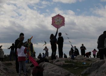 Ο καιρός την Καθαρά Δευτέρα: Με συννεφιά, βροχές και καταιγίδες το πέταγμα του χαρταετού