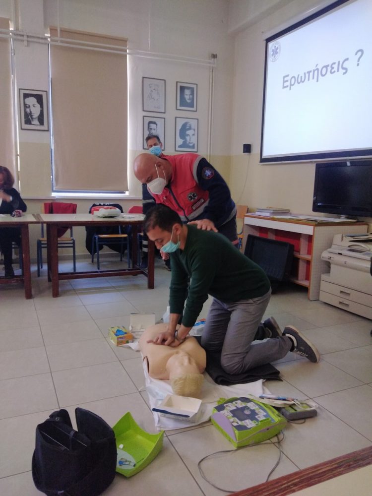 Σεμινάριο ΚΑΡΠΑ -χρήση απινιδωτή στο 1ο Γυμνάσιο Τρικάλων