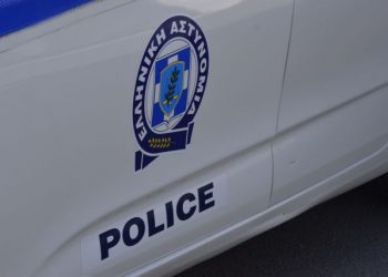 Συνελήφθη γυναίκα που εξαπατούσε ηλικιωμένες