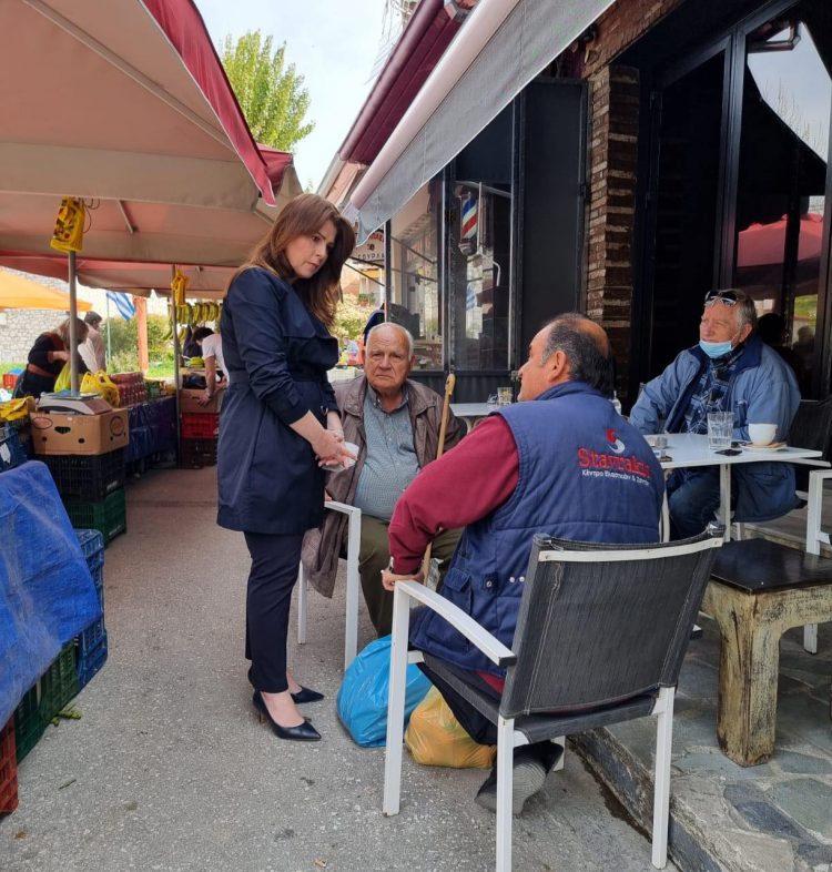 Περιοδεία στην Φαρκαδόνα η Παπακώστα