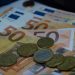 Επιταγή ακρίβειας: Πότε θα δοθεί το ποσό των 200 ευρώ – Ποιοι είναι οι δικαιούχοι