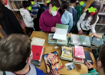 «Αγκαλιά» με τα παιδικά βιβλία στη Δημοτική Βιβλιοθήκη Τρικάλων