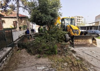 Πεζοδρόμια και διαμορφώσεις στην οδό Ηπείρου από τον Δ. Τρικκαίων