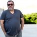 Μίνο Ραϊόλα: «Fake news ο θάνατος του» λέει συνεργάτης του – Παλεύει για τη ζωή του