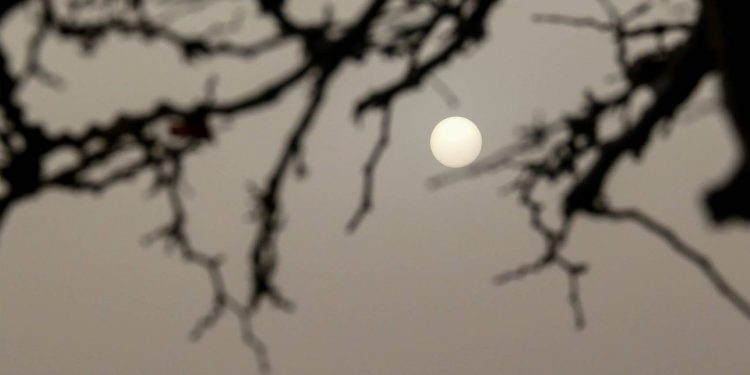 Μας έπνιξε η αφρικανική σκόνη-Συστάσεις στους πολίτες από την Περιφέρεια Θεσσαλίας λόγω της  αυξημένης συγκέντρωσης  στην ατμόσφαιρα