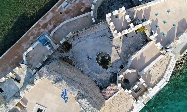 Το περιτοιχισμένο νησί της Ελλάδας με τους «αιμοσταγείς» κατοίκους (video)