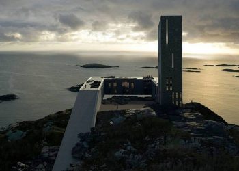 Περίπατος, στην οροφή ξενοδοχείου σε νησί της Νορβηγίας