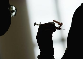 Κορονοϊός: Ποιοι θα κάνουν την 4η δόση του εμβολίου – Τι λένε οι ειδικοί