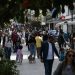 Εορταστικό ωράριο καταστημάτων: Πώς θα λειτουργήσουν σήμερα (17/4) μαγαζιά και σούπερ μάρκετ