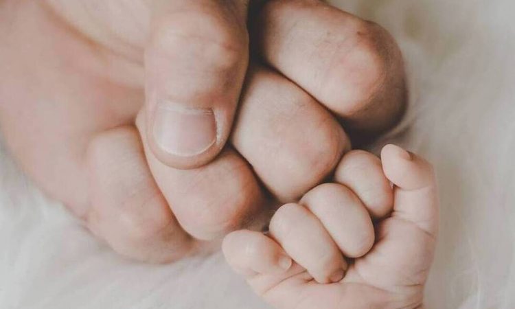 Επίδομα παιδιού Α21: Πότε θα πιστωθεί στους δικαιούχους η έξτρα δόση για το Πάσχα