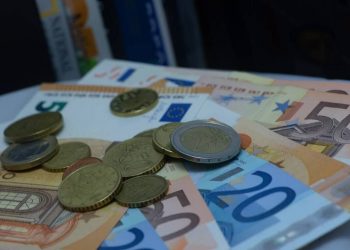 Επίδομα Πάσχα: Πότε και σε ποιους θα δοθούν 200 ευρώ