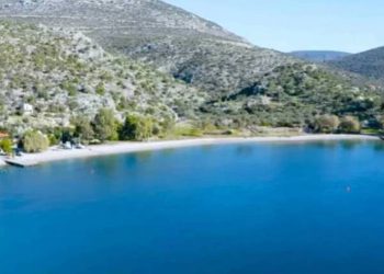 Ποταμοί: Το παραθαλάσσιο ησυχαστήριο στη Φωκίδα