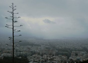 Καιρός: Kακοκαιρία «εξπρές» σήμερα με βροχές, χιόνια και χαλαζοπτώσεις – Πού θα «χτυπήσουν»