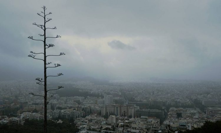 Καιρός: Kακοκαιρία «εξπρές» σήμερα με βροχές, χιόνια και χαλαζοπτώσεις – Πού θα «χτυπήσουν»