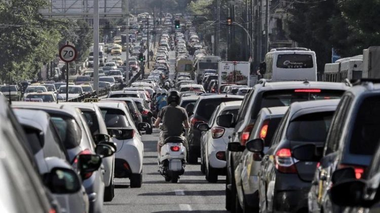 7 μέρες τον χρόνο χαμένες στη κίνηση των δρόμων της Αθήνας