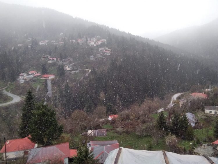 Μ. Εβδομάδα με χιόνια στα ορεινά των Τρικάλων