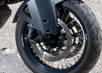 Ζευγάρι έκλεψε μηχανή για να κάνει βόλτες