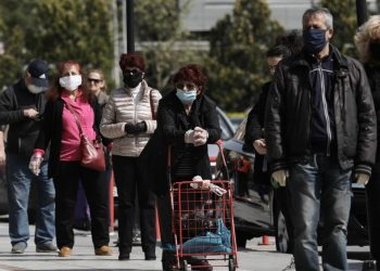 Ωράριο καταστημάτων σούπερ μάρκετ: Τι ώρα κλείνουν σήμερα – Πώς θα λειτουργήσουν το Μεγάλο Σάββατο