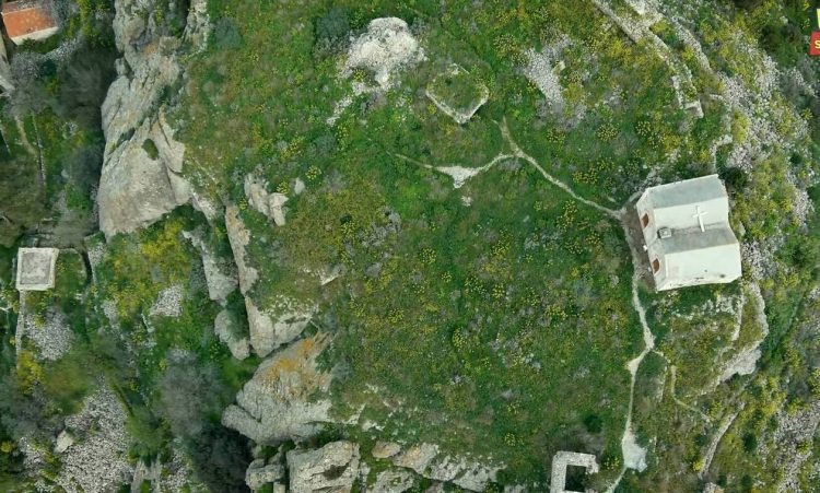 Παλαιοχώρα: Ο άγνωστος Μυστράς του Αργοσαρωνικού με τις 365 εκκλησίες (video)