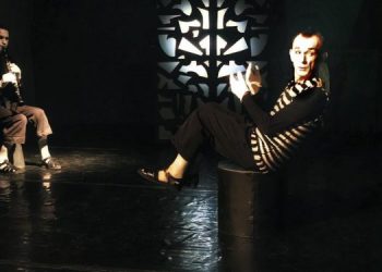 «Το πατατάκι μέσα στη ζάχαρη» που ενθουσίασε στην Αθήνα κριτικούς και κοινό, επιστρέφει το Πάσχα στα Τρίκαλα