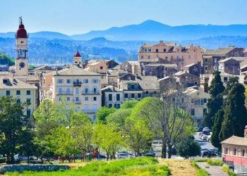 Τρεις προορισμοί για να βιώσουμε την εμπειρία του αυθεντικού ελληνικού Πάσχα