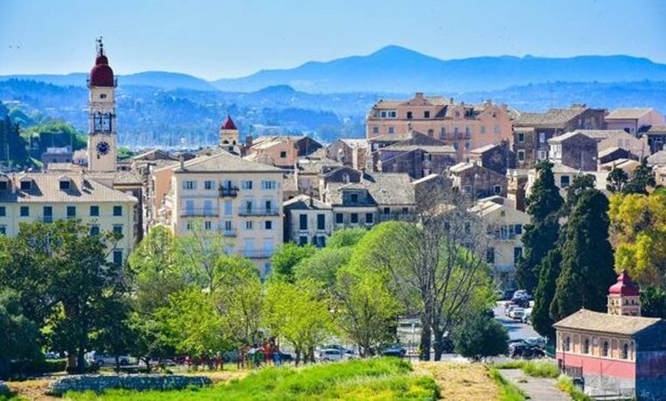Τρεις προορισμοί για να βιώσουμε την εμπειρία του αυθεντικού ελληνικού Πάσχα