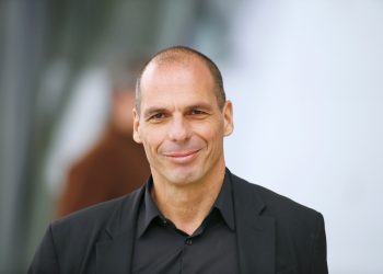 Περιοδεία του γραμματέα του ΜέΡΑ25 Γιάνη Βαρουφάκη σε Λάρισα και Τρίκαλα