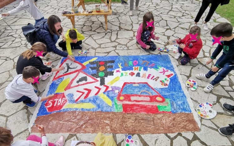 «Μπαμπά μην τρέχεις» με ζωγραφιές από τα Τρίκαλα