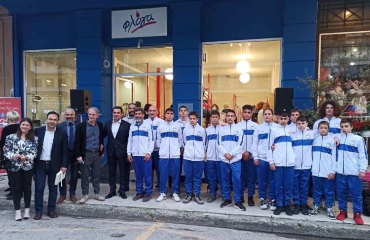 Στα εγκαίνια των νέων γραφείων της ΦΛΟΓΑΣ παρευρέθηκαν  οι αθλητές του ΑΠΣ Τρίκαλα
