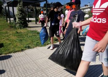 Εθελοντική προσφορά στη γειτονιά, από το 1ο Δημοτικό Σχολείο Τρικάλων