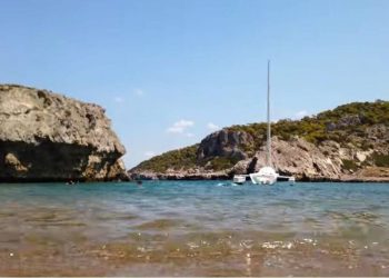 Μυλοκοπή: Η εξωτική παραλία της Κορινθίας