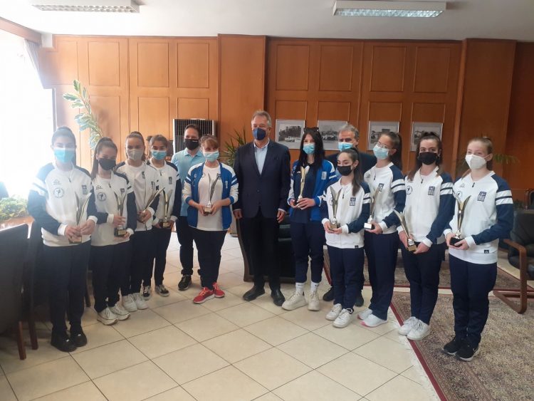Τις αθλήτριες της Ολύμπια βράβευσε ο Χρήστος Μιχαλάκης