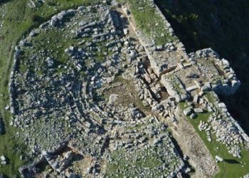 Πλατιάνα Ηλείας: Μια αρχαία ακρόπολη γαντζωμένη στο βράχο