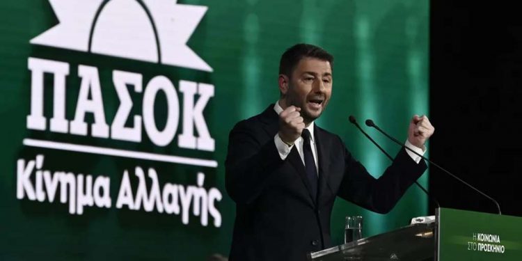 Άρης Μερεντίτης, Γιώργος Ηλιάδης και Λώρεν Κασσοπούλου στην Κ.Ε. του ΠΑΣΟΚ