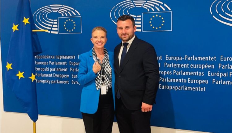 Επαφές Αβραμόπουλου στις Βρυξέλλες για το μέλλον του Δήμου Μετεώρων